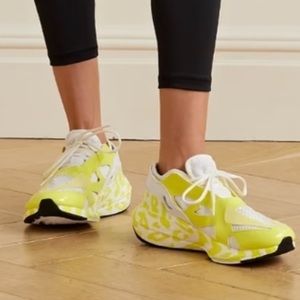 Neon Stella McCartney™ Ultraboost 22 training shoes . Adidas. Si 8.5